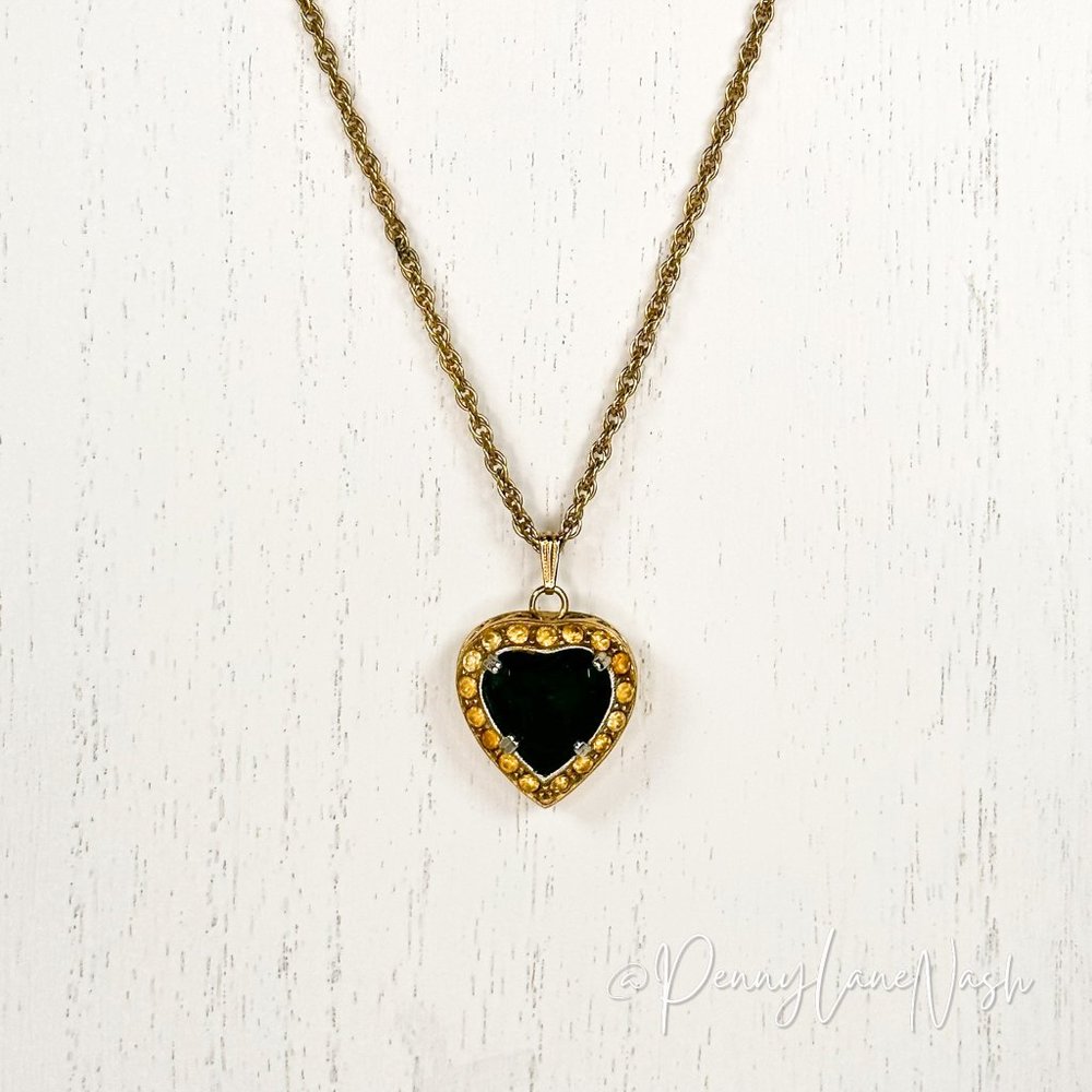 Vintage Green Gem Heart Pendant w/ Rhinestone Necklace In Gold Plate - Picture 3 of 6